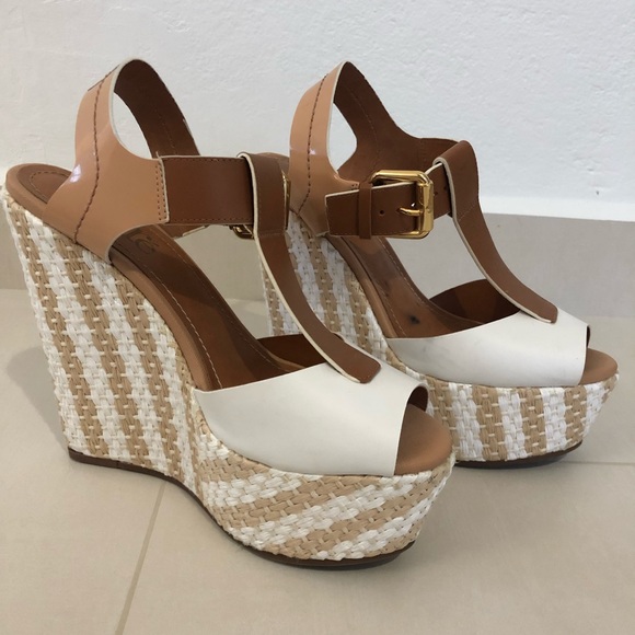 Platform Sandals 💛 - Picture 2 of 8